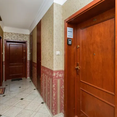 Апартаменти Patio Mare With Free Garage Parking By Renters