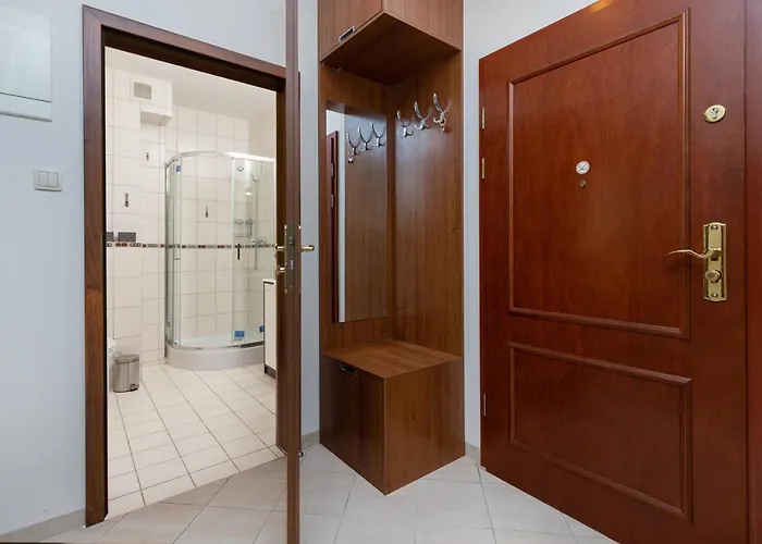 Patio Mare With Free Garage Parking By Renters